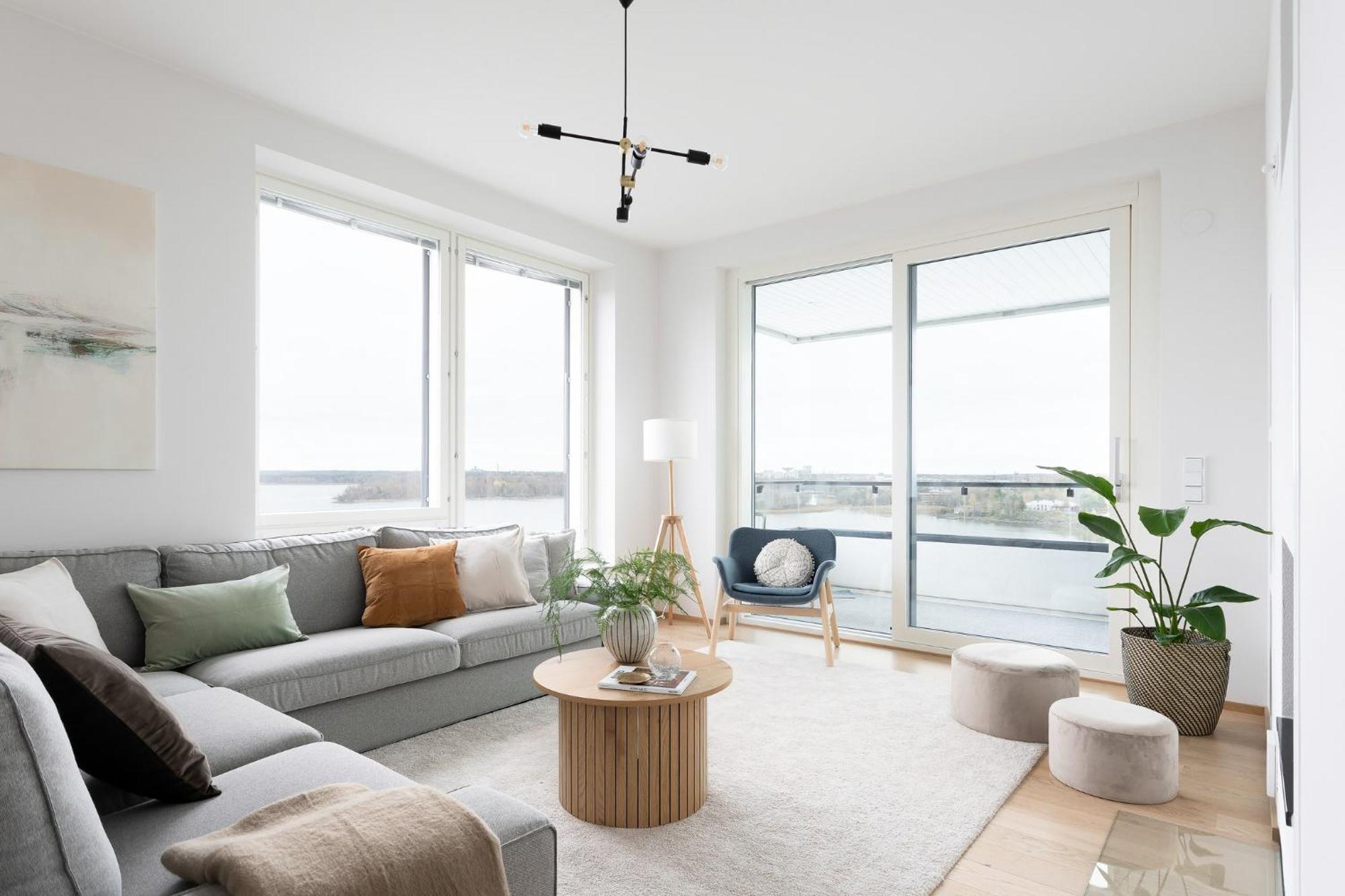 Luxury Penthouse With Stunning Sea Views & Private Sauna *
